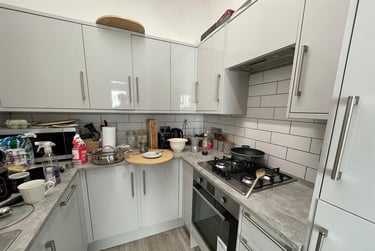 1 bed flat, Radnor Street, City Centre, Plymouth, PL48DR - Image 2